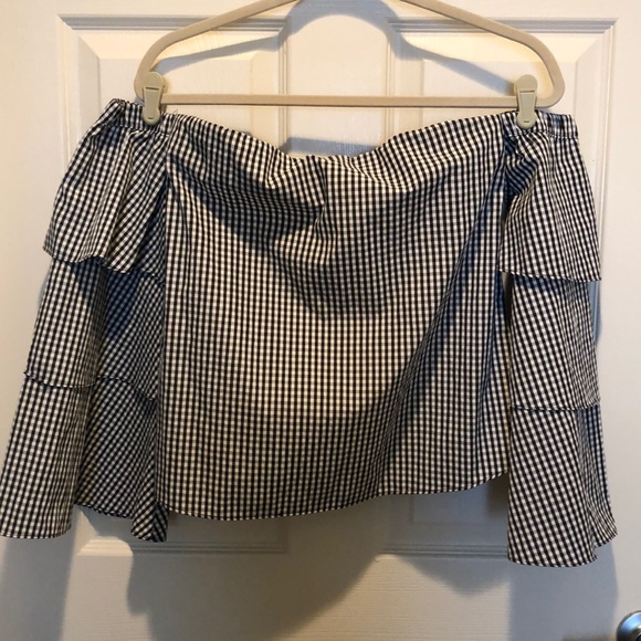 Socialite Tops - Black and white checkered top Socialite Tops - Black and white checkered top